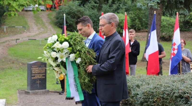 80 Jahre nach Kriegsende: Schülerinnen und Schüler aus Großbeeren halten Erinnerung wach
