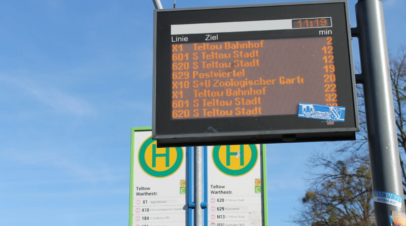 Teltow – Erneuerung der Bushaltestellen Warthestraße vor dem Gesundheitszentrum – Umleitung mehrerer Buslinien Teltow – Erneuerung der Bushaltestellen Warthestraße vor dem Gesundheitszentrum – Umleitung mehrerer Buslinien