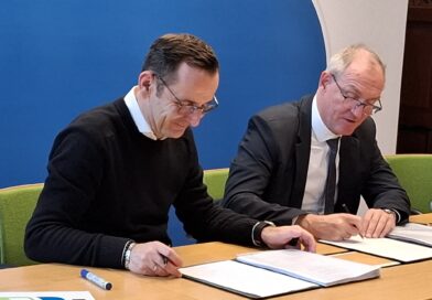 Landkreis Potsdam-Mittelmark unterzeichnet 10-Jahres-Verkehrsvertrag mit regiobus