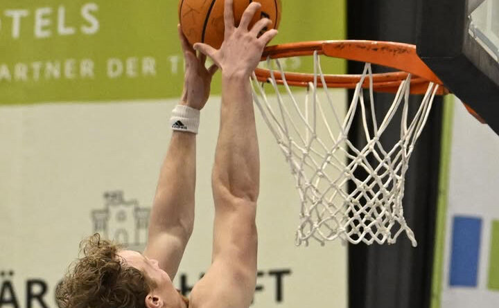 49ers setzen sich gegen geschwächte Hertener durch 49ers setzen sich gegen geschwächte Hertener durch