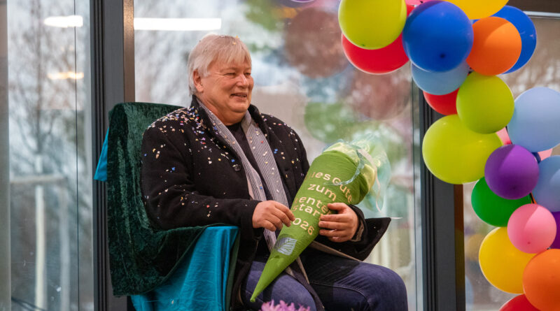 Schulleiter Jörg Pahl übergab Staffelstab an Lindenhof-Grundschule Schulleiter Jörg Pahl übergab Staffelstab an Lindenhof-Grundschule