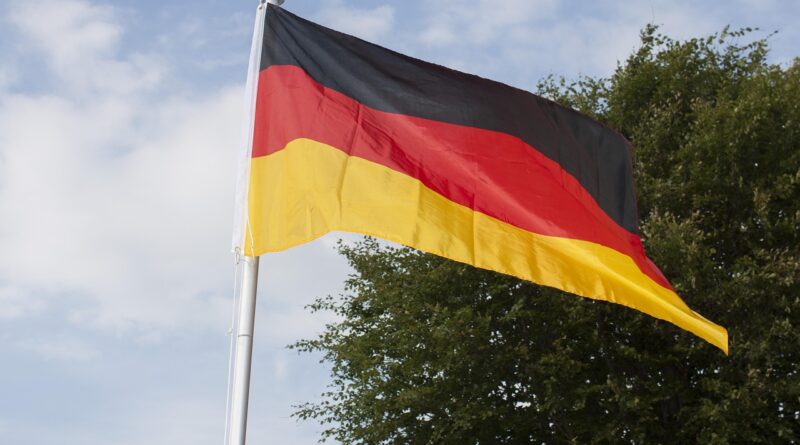 Gemeindevertretung Stahnsdorf beschließt dauerhafte Beflaggung vor den öffentlichen Gebäuden der Gemeinde Gemeindevertretung Stahnsdorf beschließt dauerhafte Beflaggung vor den öffentlichen Gebäuden der Gemeinde