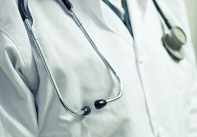 Stahnsdorfer Arzt erhält Bundesverdienstkreuz Stahnsdorfer Arzt erhält Bundesverdienstkreuz