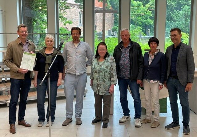 Neuer Kantor, grüner Hahn und viel Kuchen in Kleinmachnow