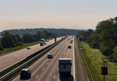 Stau, Standstreifen, Spurwechsel: die häufigsten Autobahn-Fehler