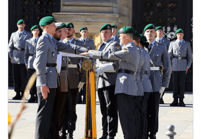 Feierliches Gelöbnis der Bundeswehr vor dem Berliner Abgeordnetenhaus Feierliches Gelöbnis der Bundeswehr vor dem Berliner Abgeordnetenhaus