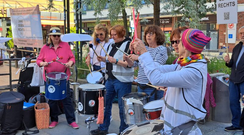 Protestkundgebung gegen 1. Bürgerdialog der AfD in Kleinmachnow Protestkundgebung gegen 1. Bürgerdialog der AfD in Kleinmachnow
