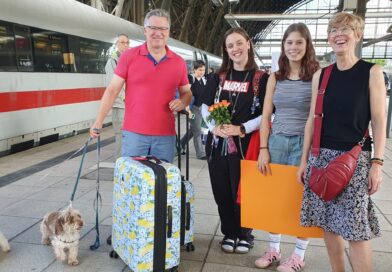 Internationaler Tag der Freundschaft 2026: Gastfamilien für 25 internationale Austauschschüler und -schülerinnen und lang anhaltende Freundschaften in der Region Teltow gesucht Internationaler Tag der Freundschaft 2026: Gastfamilien für 25 internationale Austauschschüler und -schülerinnen und lang anhaltende Freundschaften in der Region Teltow gesucht