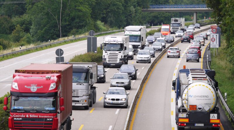 Berlin und Brandenburg erleichtern Gütertransporte wegen Niedrigwassers Berlin und Brandenburg erleichtern Gütertransporte wegen Niedrigwassers