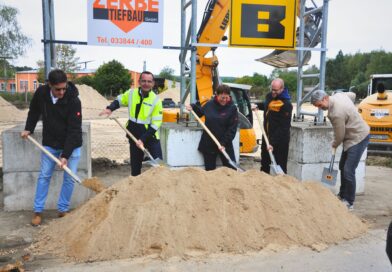 Erster Spatenstich für neue Rettungswache in Bad Belzig Erster Spatenstich für neue Rettungswache in Bad Belzig