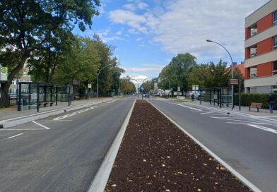 Teltow – Erneuerung der Bushaltestellen Warthestraße vor dem Gesundheitszentrum abgeschloßen