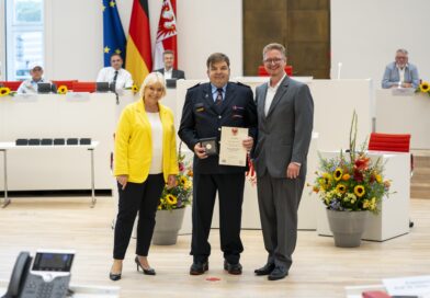 Würdigung für jahrzehntelanges Engagement bei der Freiwilligen Feuerwehr Kleinmachnow