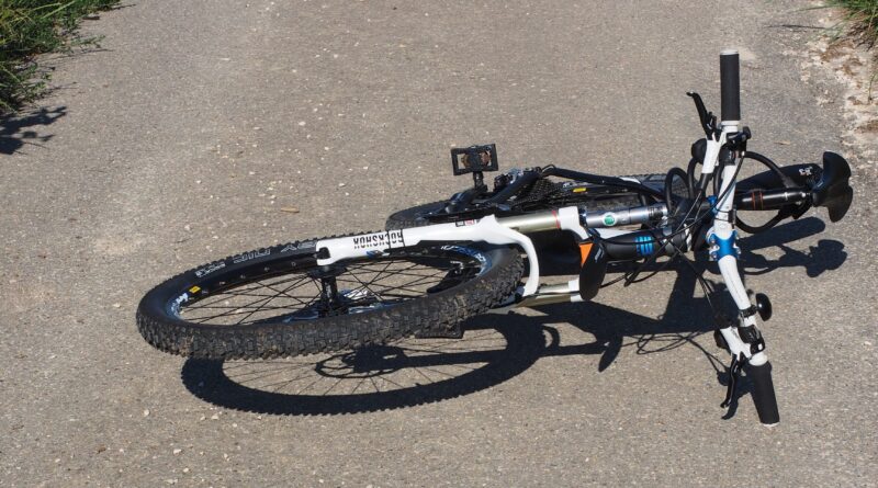 Kleinmachnow – Radfahrer im Kreisverkehr übersehen